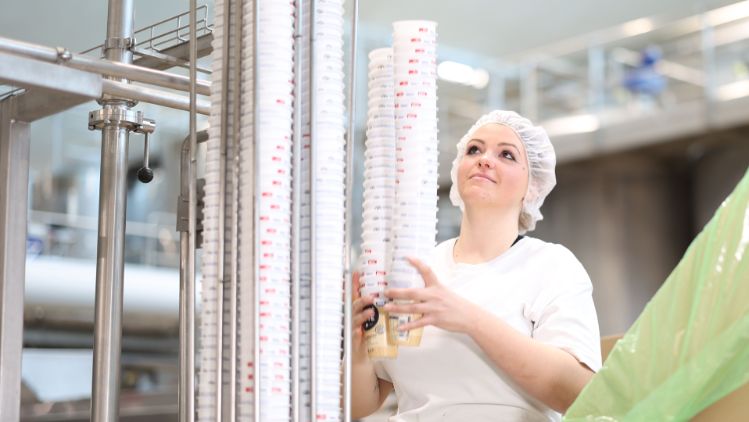 stage-people-behind-the-brand